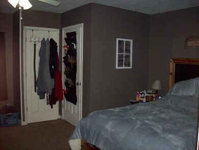 690 E Vincennes St, Linton, IN 47441 - photo 6