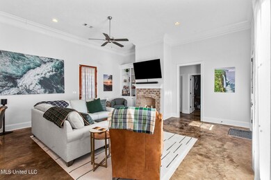 7-web-or-mls-303 Creek Court-7