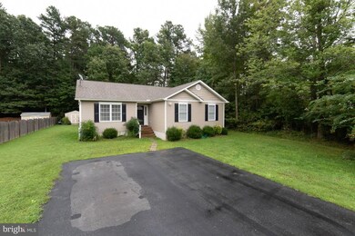 376 Wakefield Dr, Colonial Beach, VA 22443 - photo 2