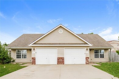 201 Palmer Ct, Pleasant Hill, MO 64080 - photo 3