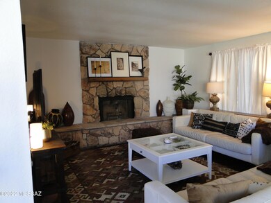 2840 W Positano Way-living room a