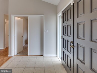 5424 Southport Ln, Fairfax, VA 22032 - photo 4