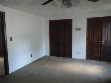 1324 W 1st St, Anderson, IN 46016 - photo 7