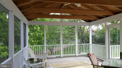 2426 Hunters Chase Ct, Frederick, MD 21702 - photo 4