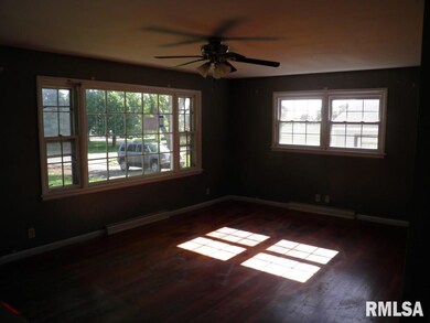 5125 W 49th St, Davenport, IA 52806 - photo 2