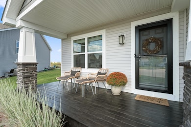 1821 Dauwalter Cir, Carver, MN 55315 - photo 2