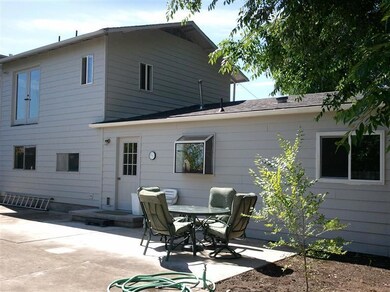 875 Gilman Rd, Medford, OR 97504 - photo 4