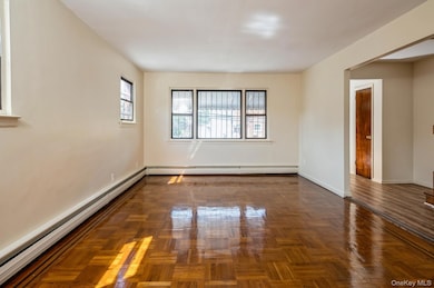 1149 E 219th St, Bronx, NY 10469 - photo 5