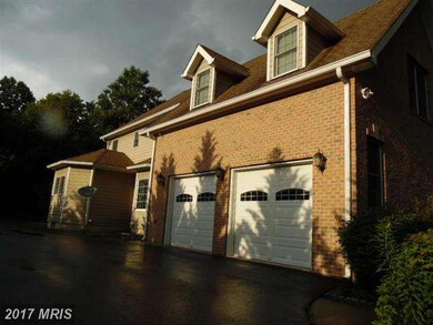 4904 Shanti Ln, Rosedale, MD 21237 - photo 2