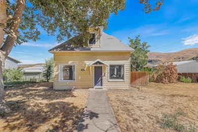 815 2nd St, Asotin, WA 99402 - photo 3