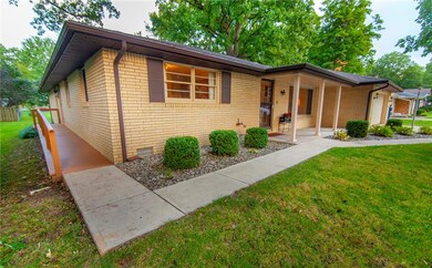 332 Coventry Dr, Anderson, IN 46012 - photo 2