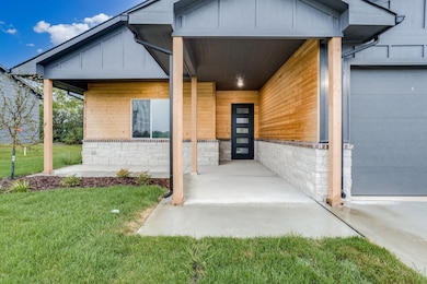 9018 E 33rd St S, Wichita, KS 67210 - photo 3