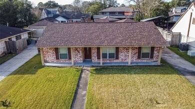 10411 Sagebriar Dr, Houston, TX 77089 - photo 4