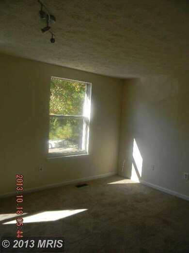 14137 Aldora Cir, Burtonsville, MD 20866 - photo 4