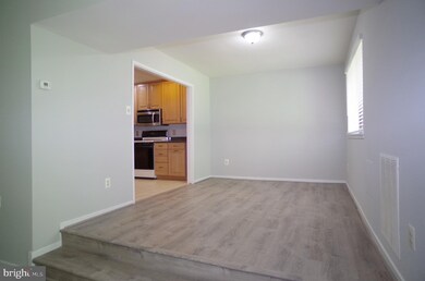 1631 Parkcrest Cir unit 100, Reston, VA 20190 - photo 5