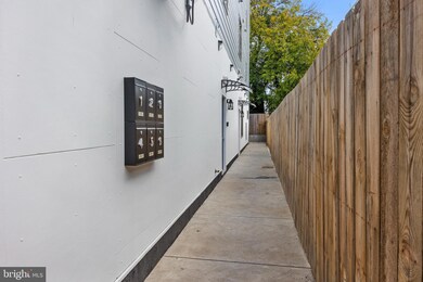 342 W Queen Ln unit 4, Philadelphia, PA 19144 - photo 4