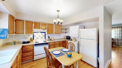 835 Richard St unit B, Aurora, IL 60506 - photo 5