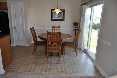Breakfast area with views of the outside!