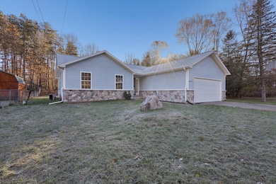 02-20220-Hubbard-St-Windowstill