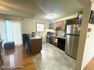 362 Somerset Dr, East Stroudsburg, PA 18301 - photo 7