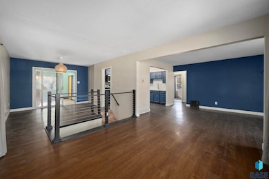2201 W 15th St, Sioux Falls, SD 57104 - photo 3