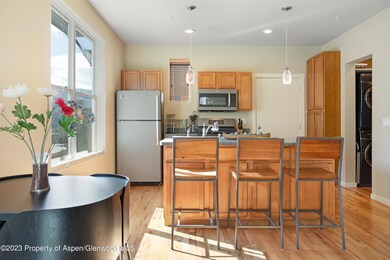 511 Metcalf Rd F18 High Res-4