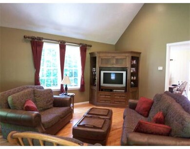 12 Bazaleel Cir unit 12, Uxbridge, MA 01569 - photo 7