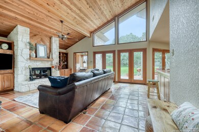 11202 Hunters Path, Helotes, TX 78023 - photo 4