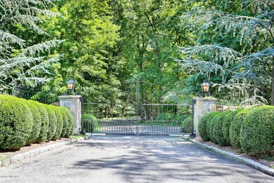 134 Cat Rock Rd Cos Cob CT-large-047-49-