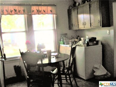 632 E Cedar St, Seguin, TX 78155 - photo 5