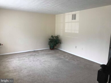 19638 Twinflower Cir, Germantown, MD 20876 - photo 4