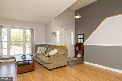 6304 White Cedar Ct, Sykesville, MD 21784 - photo 2