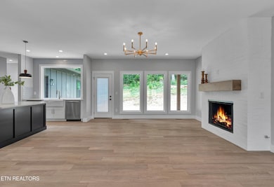 12434 Hickory Creek Rd, Knoxville, TN 37932 - photo 4