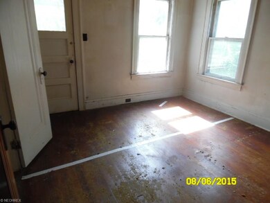 16010 Neladale Rd, Cleveland, OH 44112 - photo 6