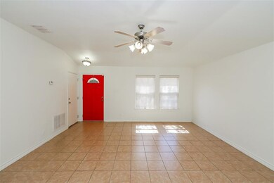 618 Ovenbird Thicket Dr, Laredo, TX 78045 - photo 4