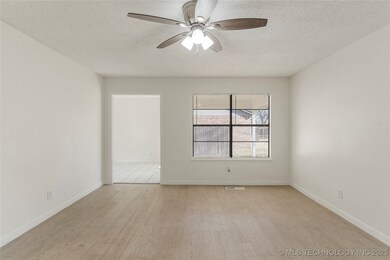 4329 S Cedar Ct, Broken Arrow, OK 74011 - photo 5