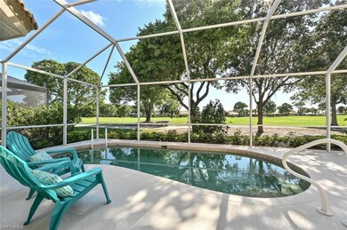 Enjoy sunny Naples ... private pool