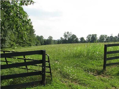 124 L''Esprit Pkwy unit C, La Grange, KY 40031 - photo 3