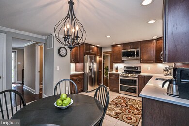 7721 Middle Valley Dr, Springfield, VA 22153 - photo 4