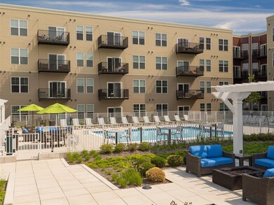 255 N Addison Ave unit 438, Elmhurst, IL 60126 - photo 2