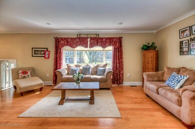 1 Cape Ct Howell NJ 07731 USA-large-016-