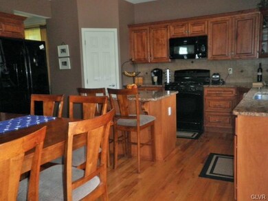 5552 Reid Ln, Allentown, PA 18104 - photo 7