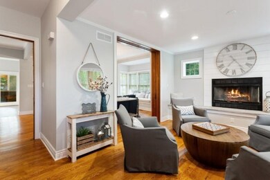 07_127SWhittaker_1_LivingRoom_LowRes