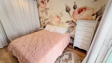 04Primary Bedroom