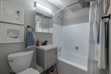 5815 N Sheridan Rd unit 810, Chicago, IL 60660 - photo 3