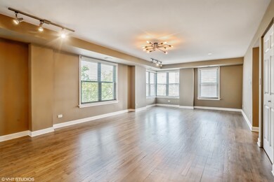 2545 W Catalpa Ave unit 4A, Chicago, IL 60625 - photo 3