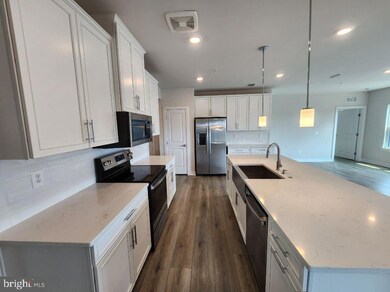 12880 Mosaic Park Way unit 4-N, Herndon, VA 20171 - photo 2