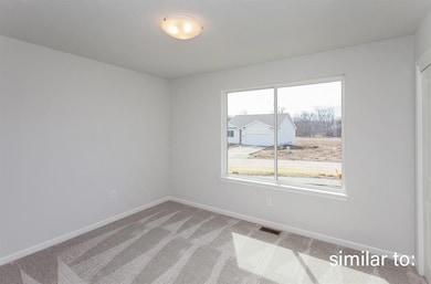 4375 E 44th St, Des Moines, IA 50317 - photo 3