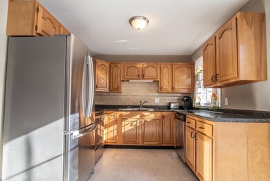 2 Pine St unit D, Derry, NH 03038 - photo 3