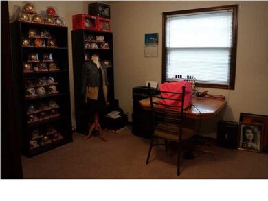 2nd bedroom